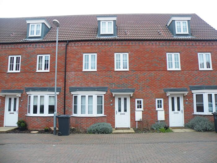 3 Bedroom Property To Rent In Grenadier Close, Bedford, MK41