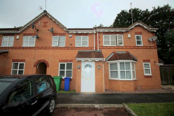 3 Bedroom Semi-Detached House To Rent In Melton Road, M8