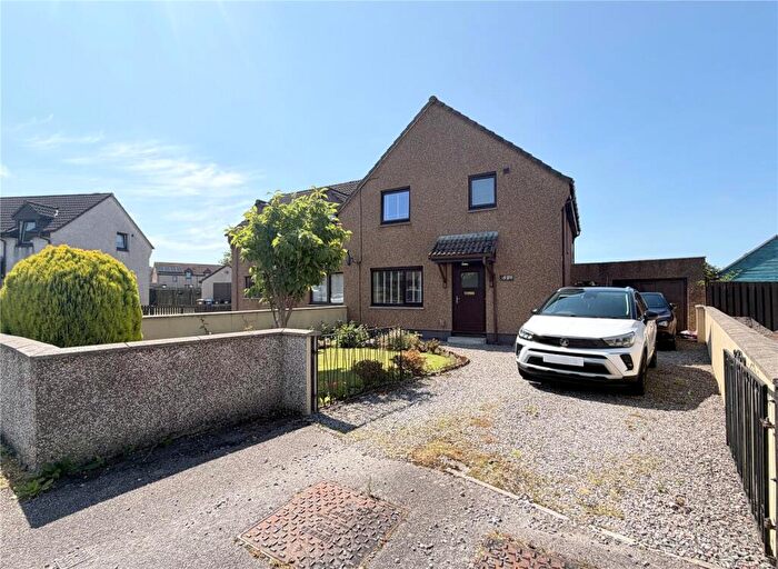 4 Bedroom Semi-Detached House For Sale In Sinclair Park, Inverness, IV2