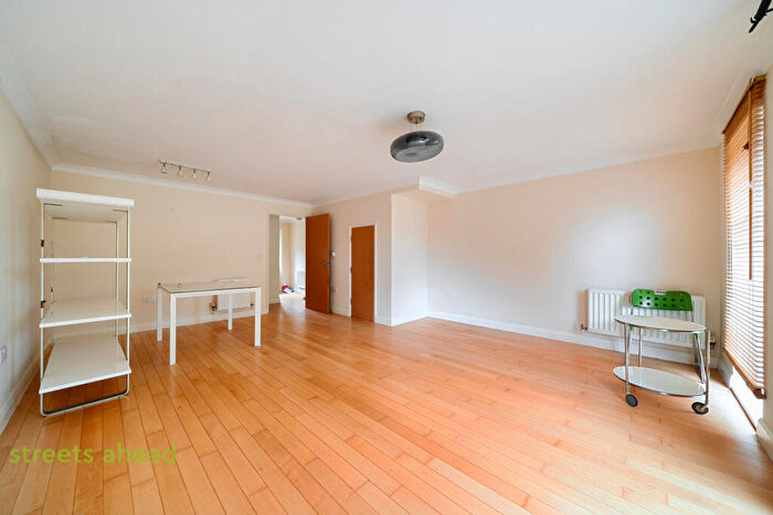 3 Bedroom House To Rent In Manning Gardens, Croydon, CR0