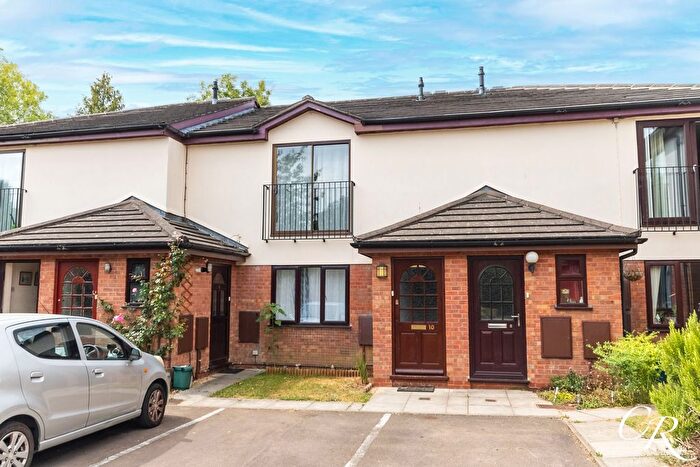 2 Bedroom Flat For Sale In Mendip Road, Cheltenham, GL52