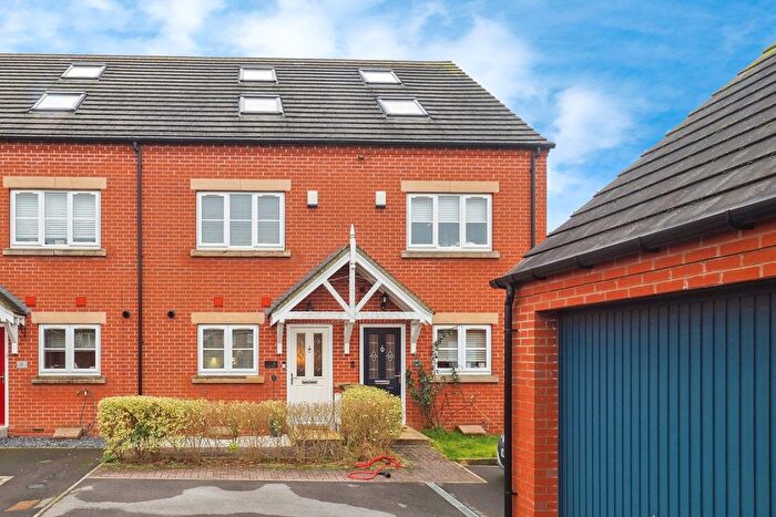 3 Bedroom Terraced House For Sale In Poets Close, Nottingham, Nottinghamshire, NG15