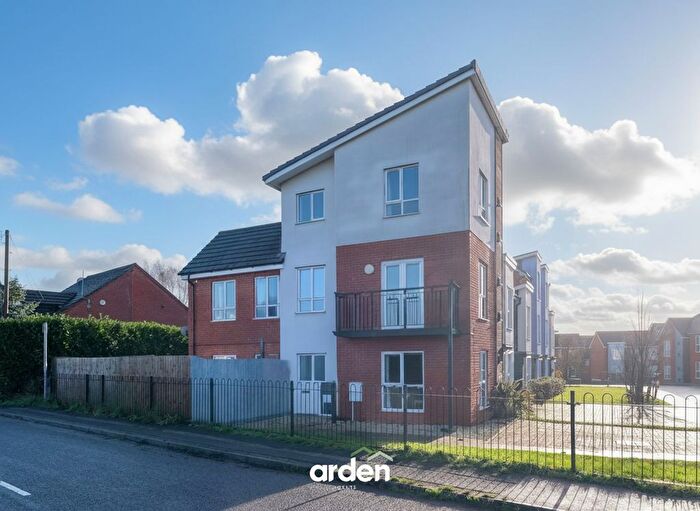 3 Bedroom Semi Detached House For Sale In Blakeney Drive, Bromsgrove, B61