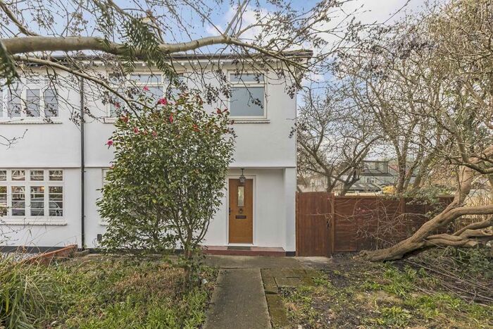 3 Bedroom Property To Rent In Court Way, Twickenham, TW2