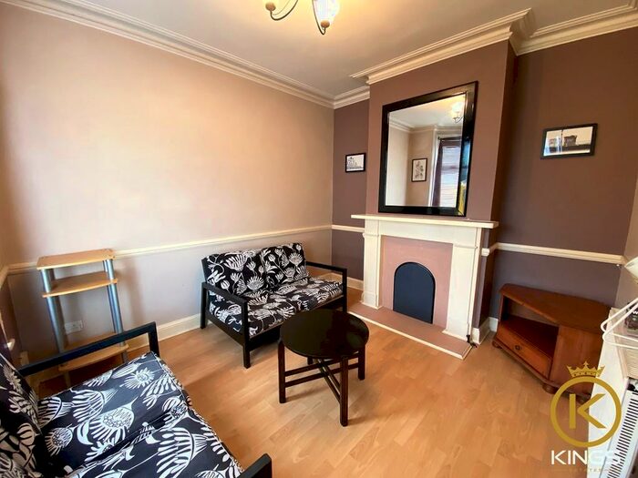 4 Bedroom End Of Terrace House To Rent In Guildford Road, Portsmouth, PO1