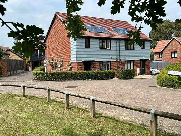 3 Bedroom Semi-detached House For Sale In Charlotte Way, Leybourne, West Malling, ME19