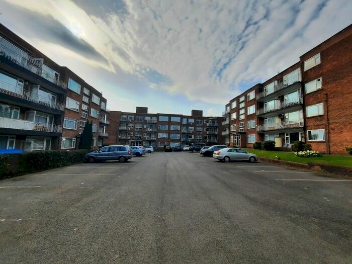 2 Bedroom Flat To Rent In Devonshire Court, New Hall Road, Salford, M7