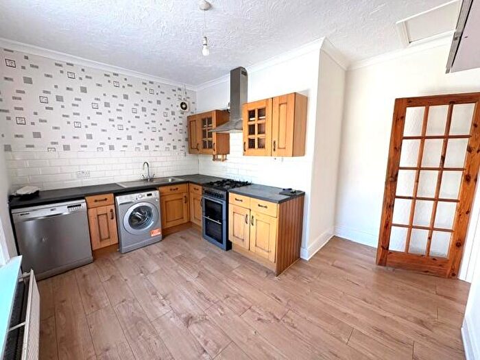 3 Bedroom Maisonette To Rent In Firle Road, Eastbourne, BN22