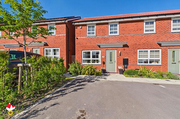 3 Bedroom Semi Detached House For Sale In New Orchard Avenue, Matson, Gloucester, GL4
