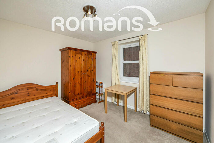 2 Bedroom Apartment To Rent In Bispham Court, Reading, RG1