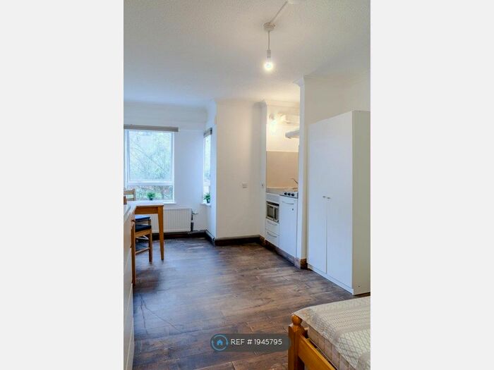 Studio To Rent In Mapesbury Road, London, NW2