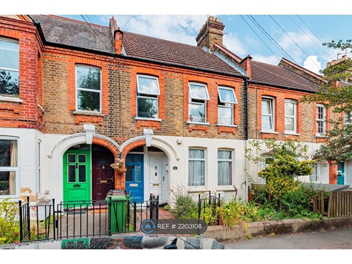 2 Bedroom Flat To Rent In Walthamstow, London, E17