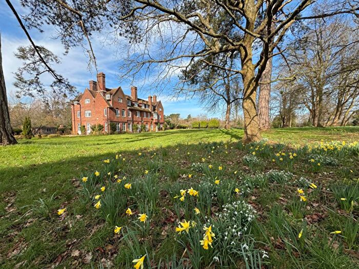 1 Bedroom Serviced Apartments To Rent In Hunt's Lane, Taplow, Maidenhead, SL6