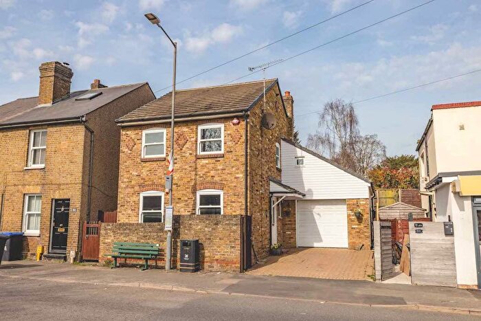 3 Bedroom Detached House For Sale In High Street, Iver, SL0