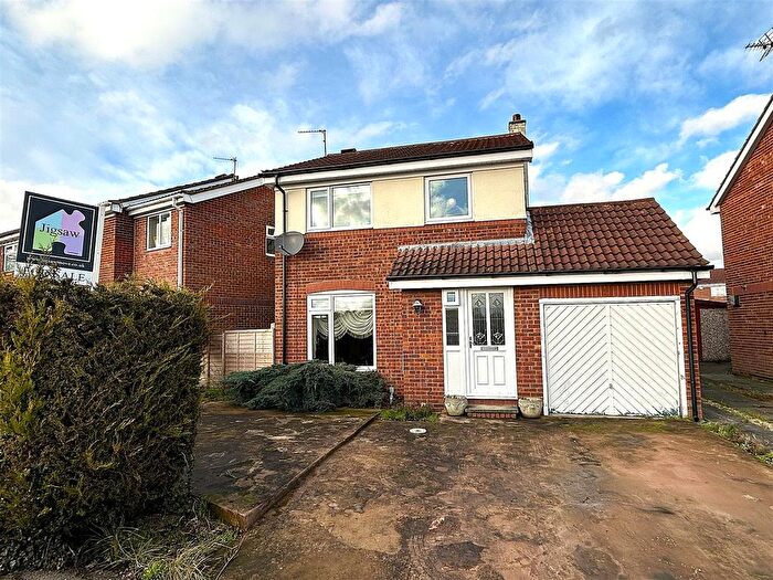 3 Bedroom Detached House For Sale In Cross Hills Lane, Selby, YO8