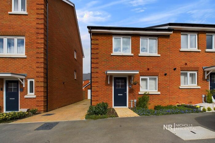 3 Bedroom Semi-Detached House For Sale In Masar Close, West Ewell, Surrey., KT19