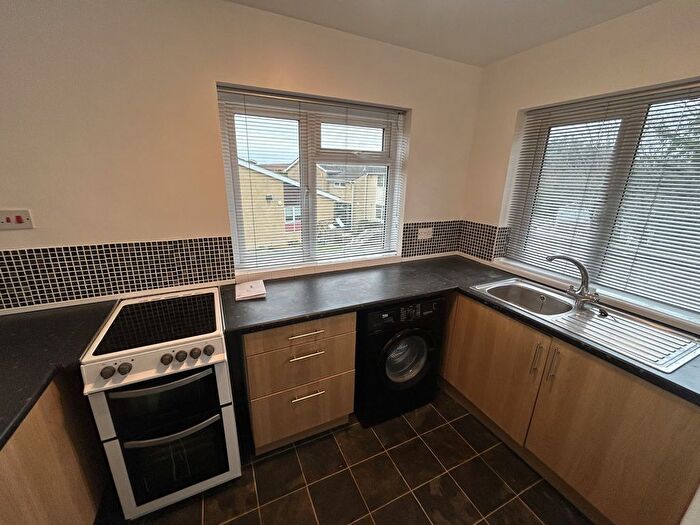 2 Bedroom Flat To Rent In Chandag Road, Keynsham, Bristol, BS31
