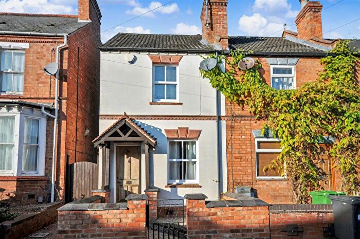 2 Bedroom End Of Terrace House To Rent In Henry Street, Kenilworth, CV8