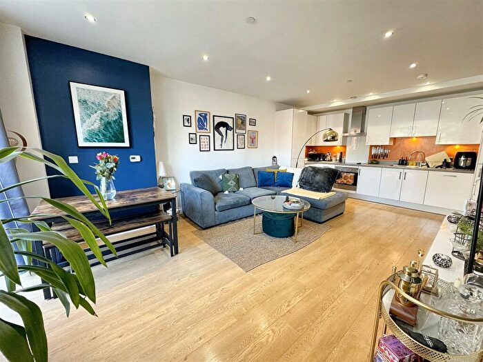 2 Bedroom Apartment For Sale In Shackleton Way, London, E16