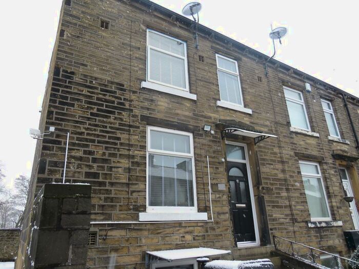 3 Bedroom House To Rent In Carlton House Terrace, Halifax, HX1