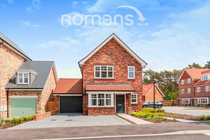 3 Bedroom Detached House To Rent In Sweet Chestnut Close, Fleet, GU51