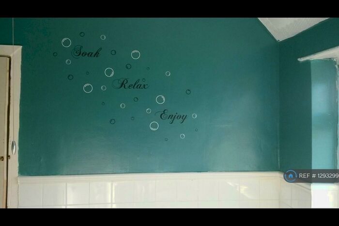 3 Bedroom Terraced House To Rent In East Avenue, Doncaster, DN6