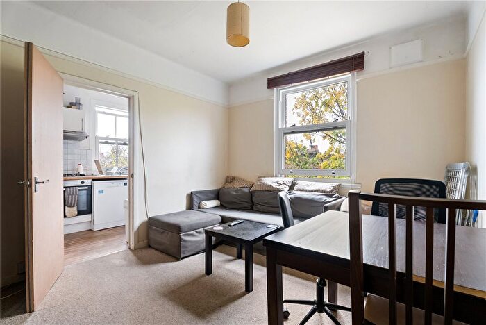 4 Bedroom Flat To Rent In Clapham Court, Clapham, SW4