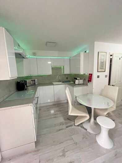 2 Bedroom Flat To Rent In Otter Close, Stratford High Street, Stratford, Bow, London, E15