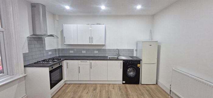 4 Bedroom Flat To Rent In **£pppw Excluding Bills** Annesley Grove, Arboretum - Trent Uni, NG1