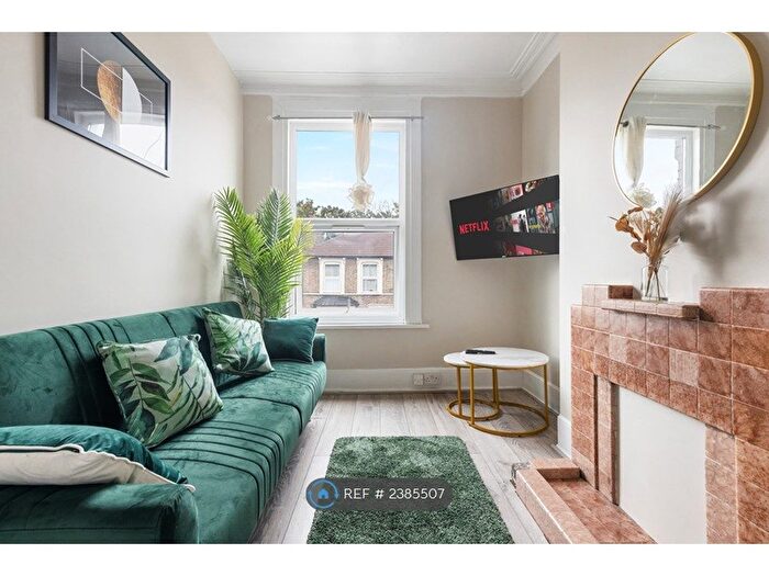 3 Bedroom Flat To Rent In Albert Road, London, E17