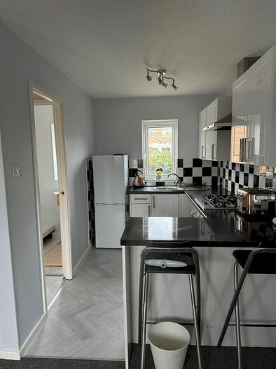 Studio To Rent In Beechfern Close, Sheffield, S35