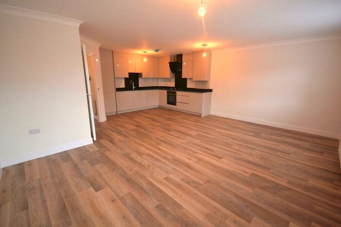 2 Bedroom Apartment To Rent In Wokingham Road, Reading, RG6