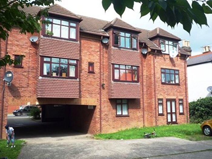 Studio To Rent In Slough High Street, SL1