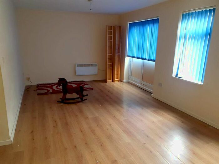 2 Bedroom Flat To Rent In St Clements Court, Comet Close, Fosse Lane, Leicester, LE3