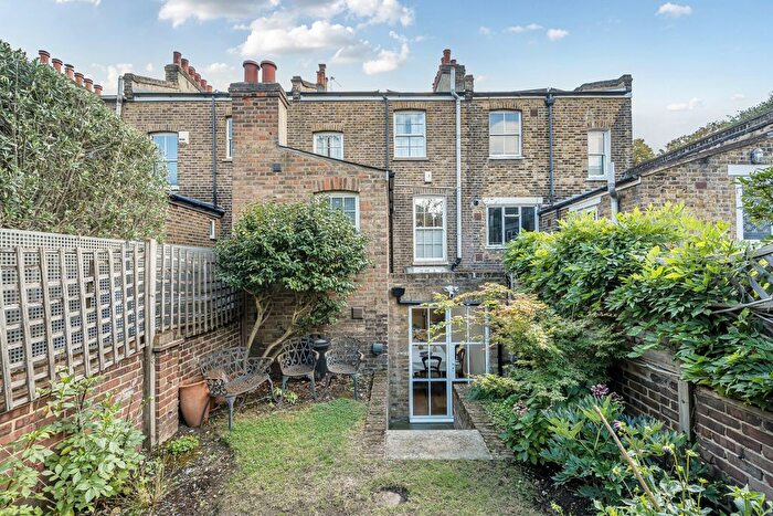 3 Bedroom Terraced House For Sale In Ashburnham Grove, Greenwich, SE10