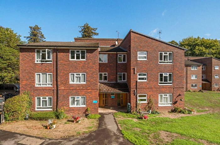 1 Bedroom Flat For Sale In Guildford, Surrey, GU1