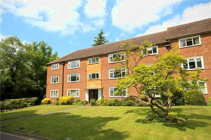 2 Bedroom Flat To Rent In Christchurch Road, Virginia Water, Surrey, GU25
