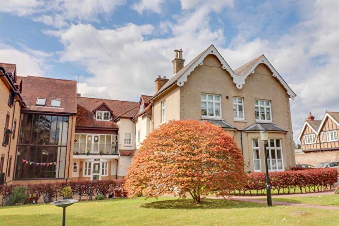 2 Bedroom Retirement Property To Rent In The Haywards, The Lawns Drive, Broxbourne, Hertfordshire, EN10