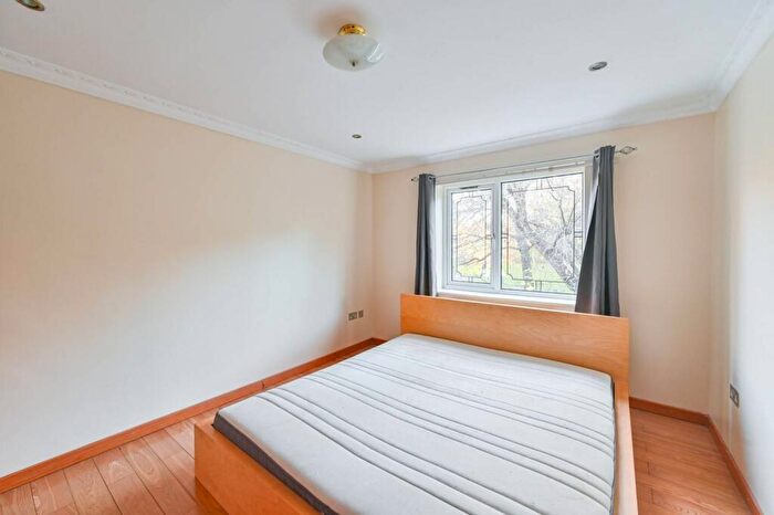 1 Bedroom Flat To Rent In Batten Street, Battersea, London, SW11