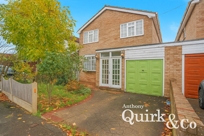 4 Bedroom Detached House For Sale In Marine Approach, Canvey Island, SS8