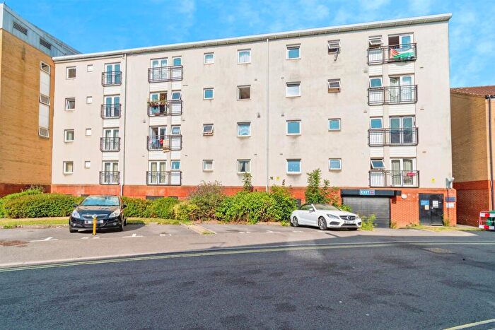 2 Bedroom Flat For Sale In White Star Place, Southampton, SO14