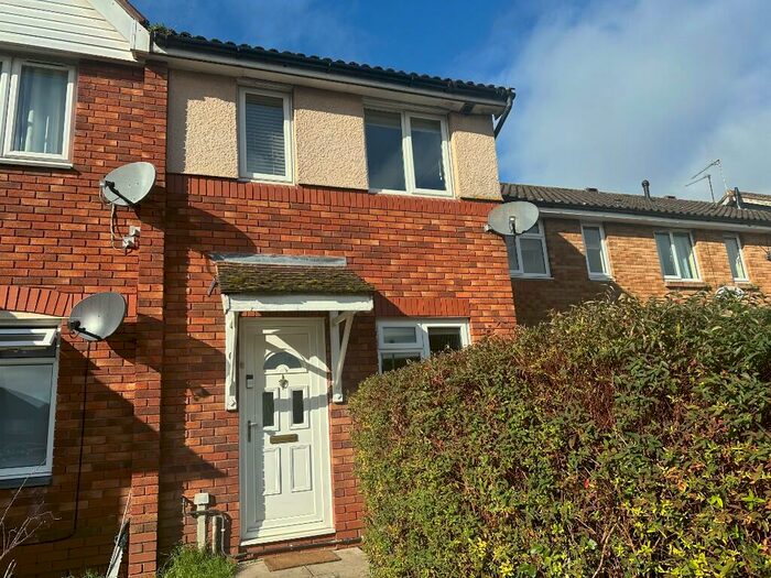 2 Bedroom End Of Terrace House To Rent In Flaxfield Court, Basingstoke, Hampshire, RG21