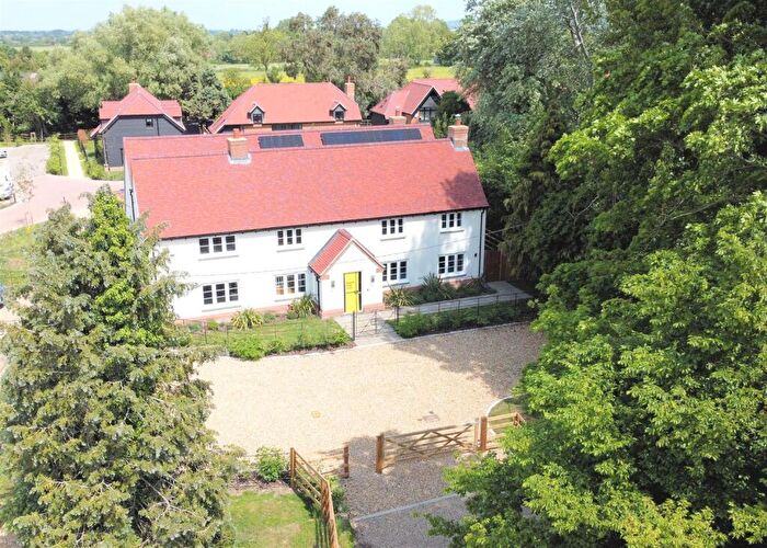 5 Bedroom Detached House For Sale In Luxury Village Living - Owlswick, HP27