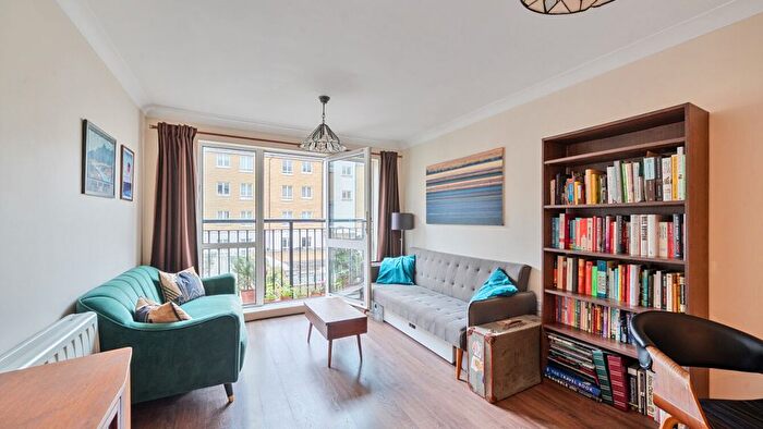 2 Bedroom Flat For Sale In Candle Street, Mile End, E1