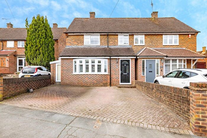3 Bedroom Semi Detached House For Sale In Hayling Road, Watford, WD19