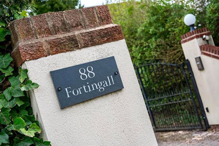 4 Bedroom Detached House For Sale In Hollin Lane, Styal, Wilmslow, SK9