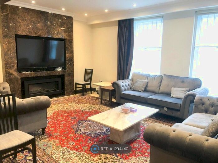 3 Bedroom Flat To Rent In Hyde Park Crescent, London W2