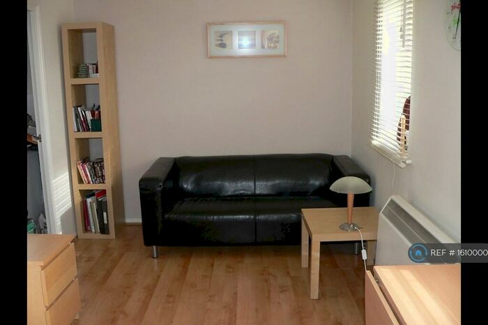 1 Bedroom Flat To Rent In Tarplett House, London, SE14