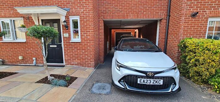 3 Bedroom Link Detached House For Sale In Off London Road, Rayleigh, Essex, SS6