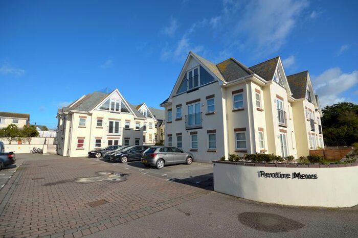 2 Bedroom Flat To Rent In Pentire Crescent, Newquay, TR7